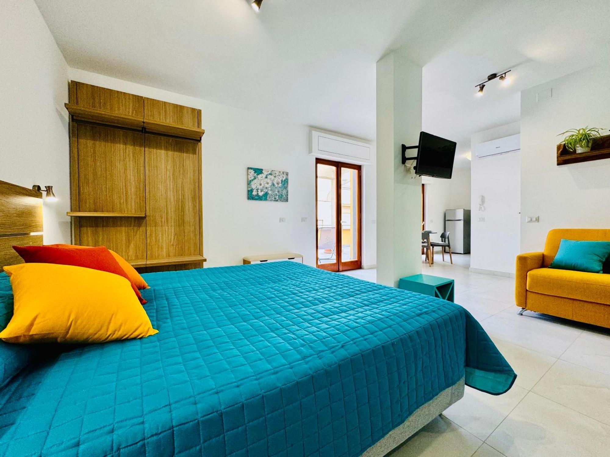 Yourhome - Blu Jade House